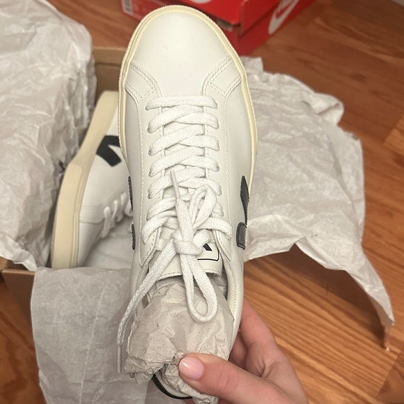 Veja Cream and Black Casual Sneakers - Picture 2 of 9